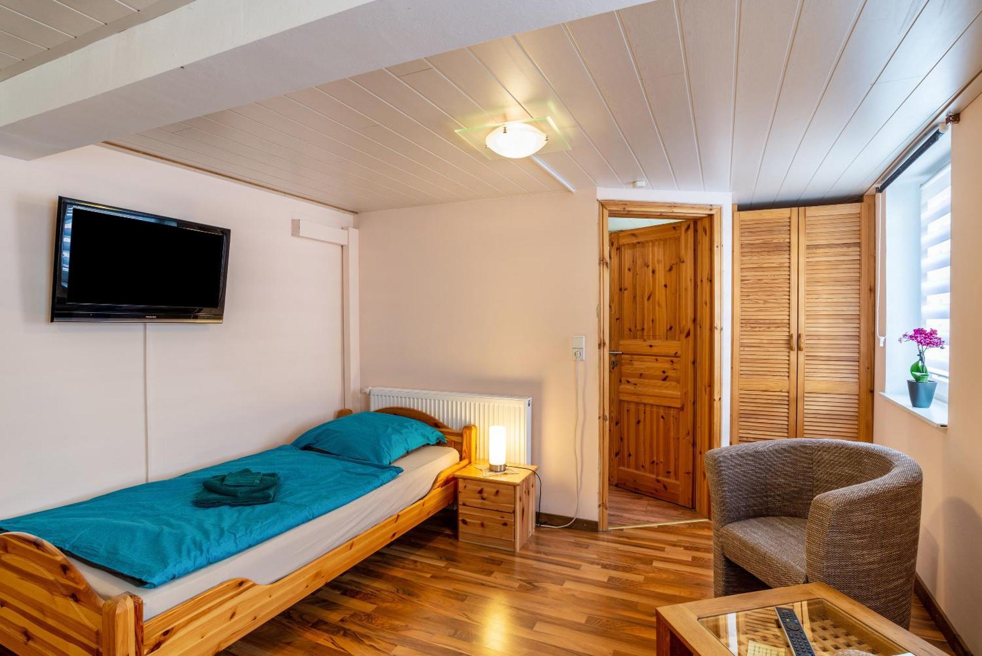 Ferienwohnung Blaues Haus Ubstadt-Weiher Luaran gambar