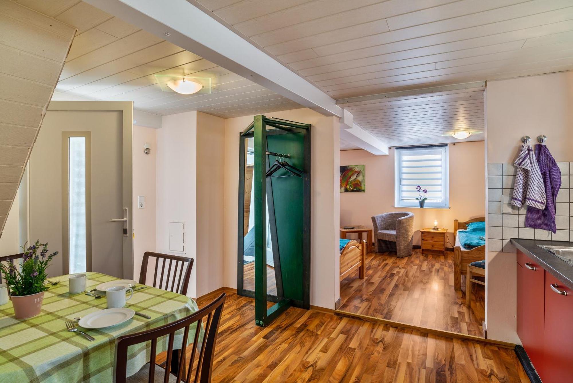 Ferienwohnung Blaues Haus Ubstadt-Weiher Luaran gambar